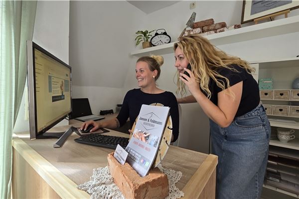 Frauke Janssen und Kristina Feldmann erledigen in Zukunft die organisatorische Arbeit.