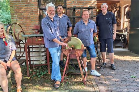 Freuen sich schon auf die 45. Münkeboer Festtage (v.L.): Martina Bruns, Hans Kleinpoppen, Nico Albers, Henry Thiele und Otto Klatt von der Dorfarbeitsgemeinschaft Münkeboe. 