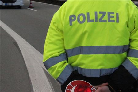 Ganze 99 Kilometer pro Stunde zu schnell war ein 19-Jähriger in Lütetsburg. (Symbolfoto)