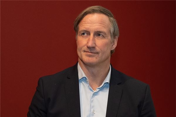 Geschäftsführer Dirk Balster steht nach einem Verkaufsverbot von Lokalzeitungen in der Kritik.
