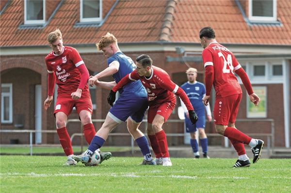 Heimsieg. Gegen BW Borssum gewann der FC Norden nach einer umkämpften Partie mit 3:0 auf dem Jahnplatz. Foto: Meret Edzards-Tschinke