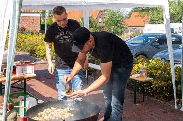 Heiß und fettig: Edeka Kruse servierte Kartoffeln aus der Pfanne.