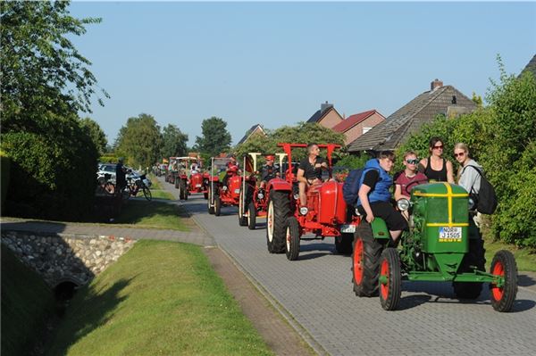 Zum 21. Mal Treckertreff in Rechtsupweg Heute beginnt das offizielle Programm des Treckertreffens mit dem beliebten Trecker-Korso um 19 Uhr.