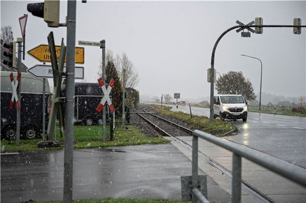 Hier soll sie hin: Die Bundesstraße 72/210 bekommt eine neue Brücke und eine Zufahrt zur Zentralklinik. Foto: Ute Bruns