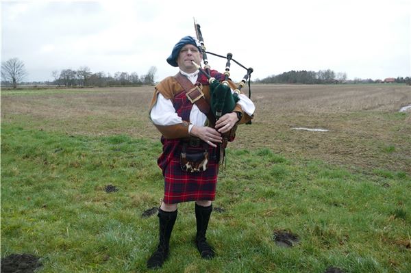 Freddy the Piper: Von den schottischen Highlands nach Ostfriesland – Die faszinierende Geschichte ei
