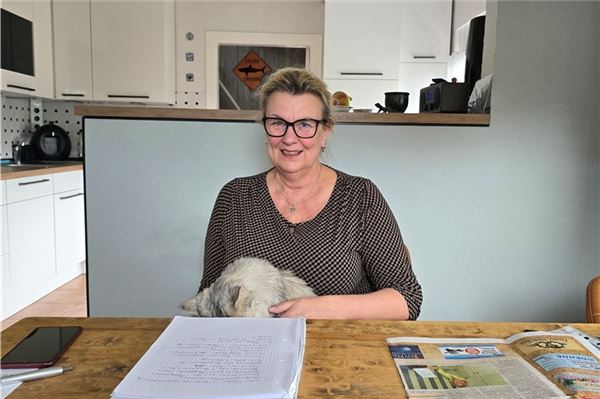 Im persönlichen Gespräch in Großheide erzählt Heike Fronert von ihrer Berufung. Foto: Silvia Cornelius
