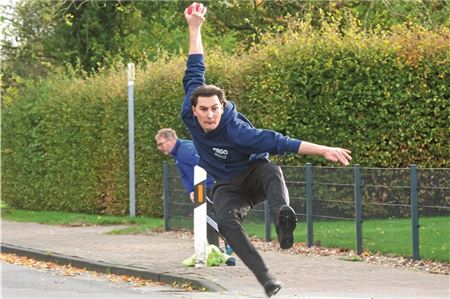 In der Erfolgsspur unterwegs. Die Großheider um Oliver Schmidt gewannen sicher mit 9:1. Foto: Hinrich Saathoff