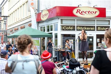 In der Innenstadt gab es überall Auftritte verschiedener Künstler.