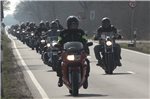 In großen Mengen werden die Motorradfahrer auf der Straße unterwegs sein. Symbolbild