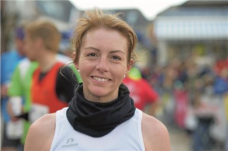 In guter Form. Verena Coordes aus Wallinghausen feierte gestern in Aurich einen Heimsieg. Foto: Daja Ecke