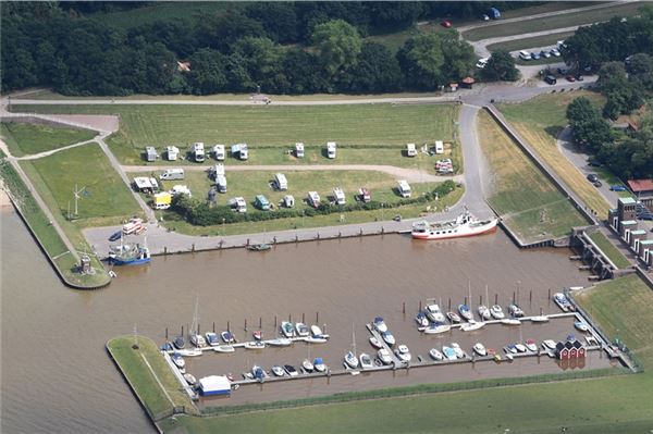 in Zukunft soll es am Wasser ein vielseitiges Ladenetz geben. Foto: Carmen Jaspersen/dpa