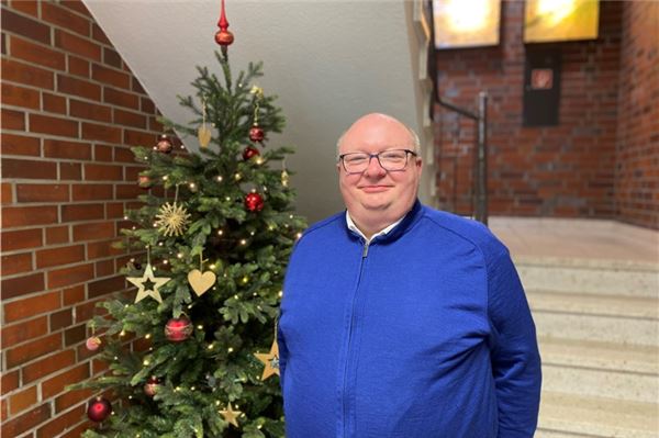 Ingo Wiegmann ist seit über 20 Jahren Pastor in Hage. Foto: Insa Pölking
