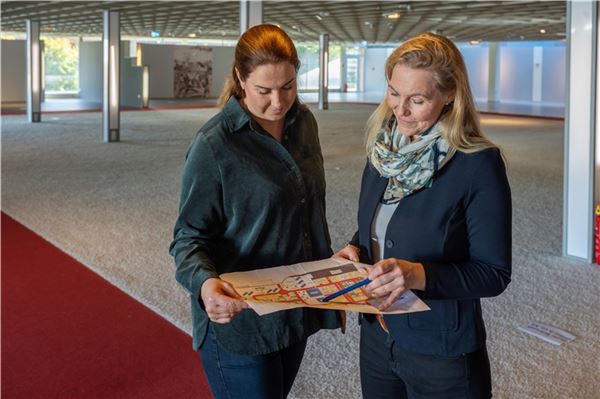 Gewerbeschau in Norden: 80 Betriebe – ein Wochenende voller Highlights Ingrid Rump und Corinn Ketelsen von der Wirtschaftsförderung hatten in den vergangenen Wochen mit der Vorbereitung viel zu tun.