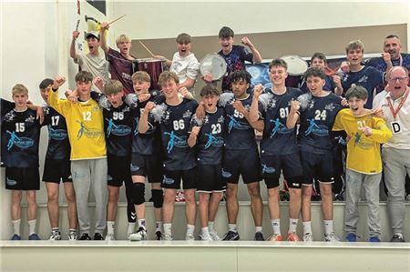 Jubel beim SG-Nachwuchs. Das erste von drei Relegationsspielen haben die ostfriesischen Talente gewonnen. Foto: Privat