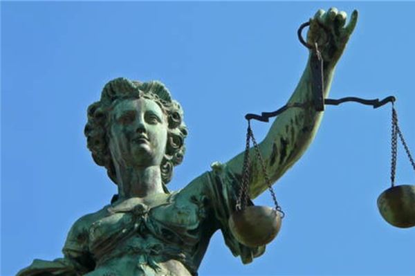 Langjährige Haftstrafe für Mordversuch Justitia, die Göttin der Gerechtigkeit.