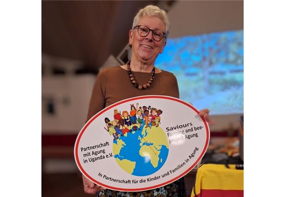 Karin Lienemann berichtete in der Emmaus-Kirche in Leezdorf über ihre Reise nach Agung.