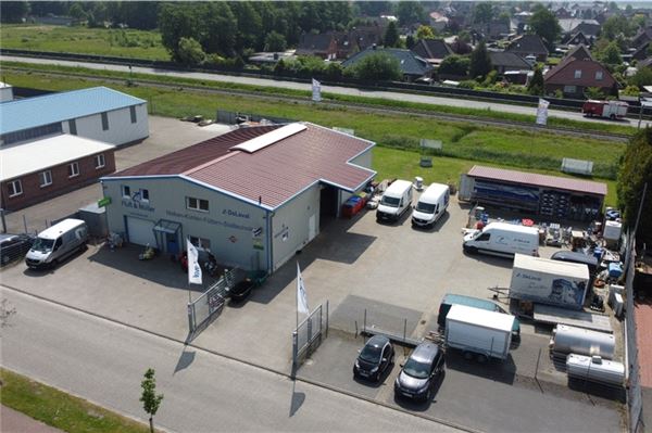 Große Gewerbeschau mit Jobchancen Landtechnik Fluß & Müller GmbH & Co. KG im Gewerbegebiet ist zuverlässiger Partner, wenn es um Melk-, Fütterungs- und Stalltechnik geht. Interessierte erhalten hier zudem Informationen rund um das Thema Ausbildung im Betrieb.