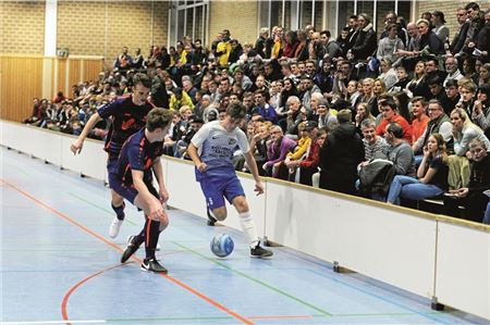 Lange vermisst. 2020 holte sich der Süderneulander SV (r.) vor großer Kulisse die Norder Stadtmeisterschaft. Der JFV Norden (l.) ist inzwischen aufgelöst. Foto: Ute Bruns
