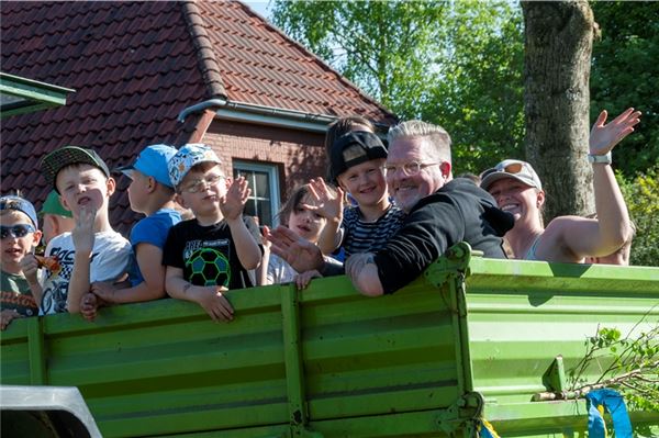 Die schönsten Bilder: Das Norderland feiert in den Mai