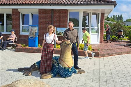 Marcus Aukskel, Interimsgeschäftsführer der Wirtschaftsbetriebe, freut sich über die Verstärkung durch die neue Kurdirektorin Eva-Krüger-Linzer. Foto: Janssen