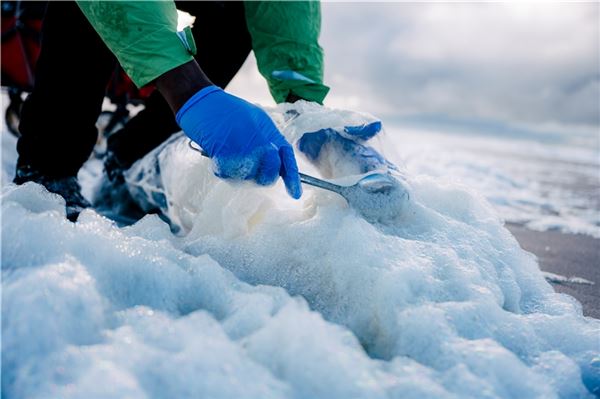 Greenpeace warnt: Dieser Schaum ist hochgradig giftig