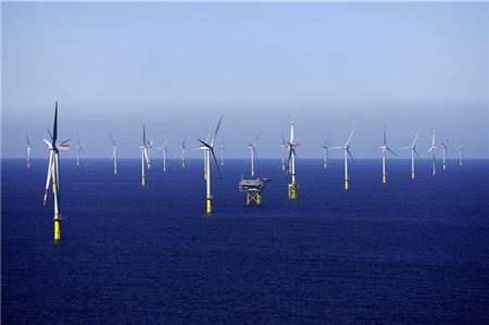 Mit einer Erweiterung des Portfolios um Offshore-Windenergie will die Meyer Werft der Krise trotzen Symbolfoto:privat
