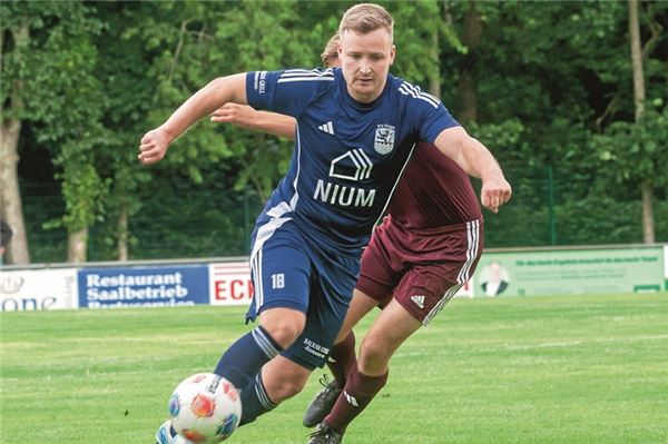 Nagelprobe. Bevor der SV Hage um Tammo Barkhoff am Sonntag in Ihrhove um Punkte spielt, steht das erste Pflichtspiel im Bezirkspokal gegen Wallinghausen an. Foto: Hinrich Saathoff