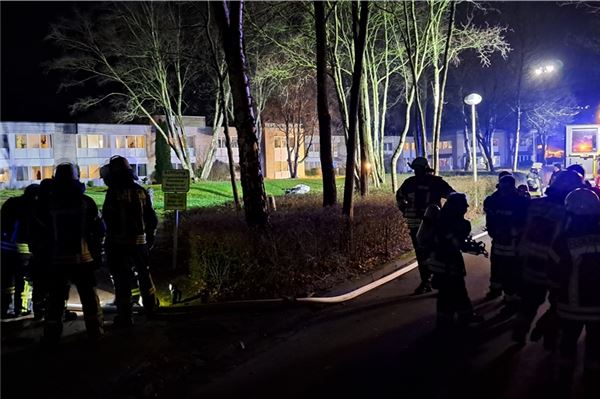 Neben der Feuerwehr aus Norden waren auch Kräfte aus Hage, Lütetsburg, Osteel und Leezdorf im Einsatz.