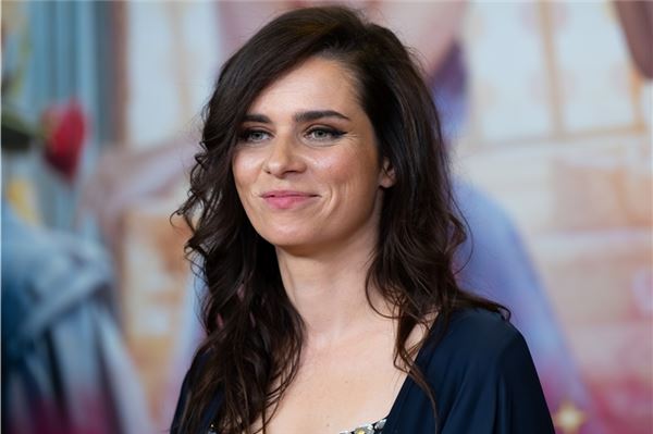 Nora Tschirner erhält Emder Schauspielpreis Nora Tschirner erhält den Emder Schauspielpreis 2025.