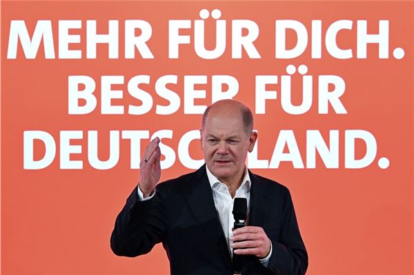 Olaf Scholz besucht das Emder VW-Werk