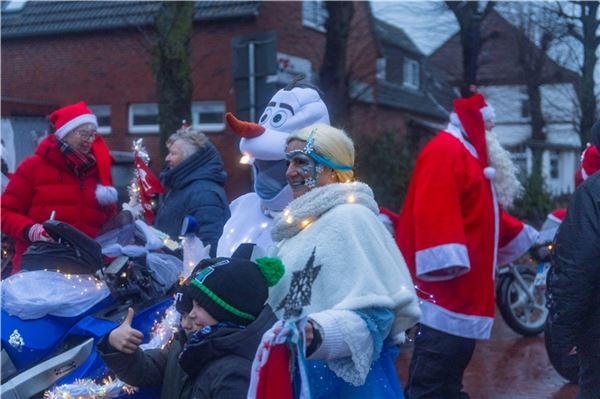 Olaf und Elsa haben besonders die Kinder begeistert. Foto: Meret Edzards-Tschinke