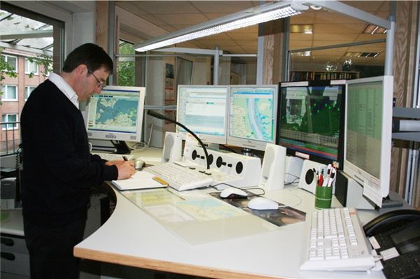 Onno Heyen hat im MRCC Bremen der Deutschen Gesellschaft zur Rettung Schiffbrüchiger (DGzRS) von 2007 bis 2020 über den Notfunkverkehr gewacht und Einsätze koordiniert.