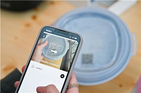 Per App wird ein QR-Code gescannt. Foto: Vytal