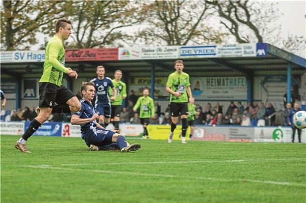 Rein damit. Bereits in der vierten Spielminute markierte der gut aufgelegte Mirko de Vries die Hager Führung. Mit dem vierten Treffer nach 47 Minuten war früh alles klar. Foto: Meret Edzards-Tschinke