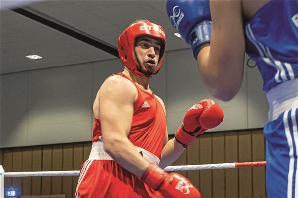 Saisonhöhepunkt. Mohamad El-Zein vom BC Norden bestritt gestern bei den Deutschen U-19-Meisterschaften das Viertelfinale gegen den Hamburger Nada Ahmed. Foto: Ute Bruns