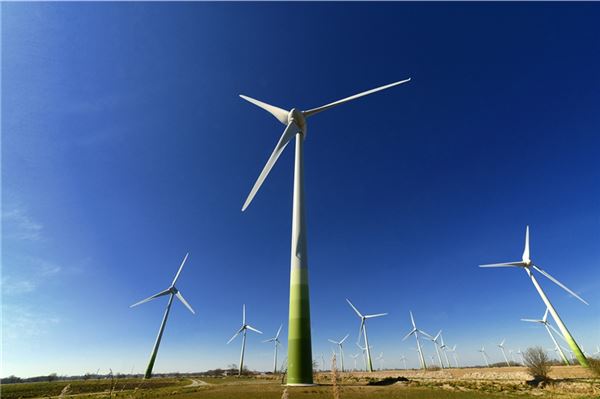 Schätzungsweise 37 Prozent der bestehenden Windkraftanlagen fallen im kommenden Jahr aus der EEG-Förderung. 