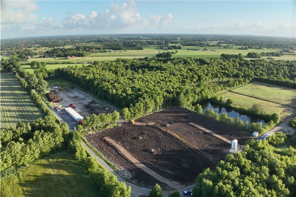 So sieht es derzeit auf dem Areal in Südbrookmerland aus. Vorn rechts ist ein Flachmoorsee zu sehen, wozu auch die Grube 1 umgewandelt werden soll.Foto: Neptune Energy