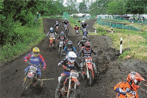 Spannende Wettkämpfe sind am Sonntag am Berumerfehnkanal zu erleben. Der Moto-Cross-Verein Halbemond lädt zu einem Rennen für den VFM ADAC Niedersachsen-Cup ein. Am Sonnabend wird ein öffentliches Training geboten. Foto: Hinrich Saathoff
