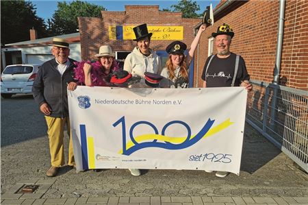 Spiel und Spaß stehen bei dem Kinder-Theaterseminar im Vordergrund. Das Foto zeigt (von links) die Vorstandsvertreter: Bruno Stürenburg, Anke Friedewold, Heike Heims, Julia Rykena und Dieter Hattermann. Foto: Magret Martens