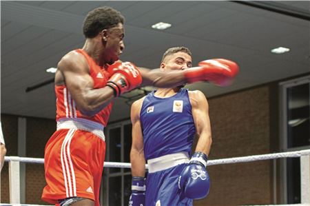 Stark gefordert. Ousmane Diallo traf mit Mahmoud Alchabtun auf den Drittplatzierten des internationalen Einhoven-Cups. Foto: Johannes Müller