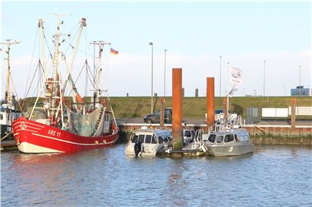 Stechen seit 18 Monaten von Norddeich aus in See: die kleinen silbernen Inselfähren des Töwerland-Express‘.