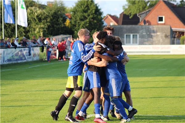 Süderneulander SV gegen SV Großefehn Halbfinale Ostfriesland-Cup 2024 24. Juli 2...