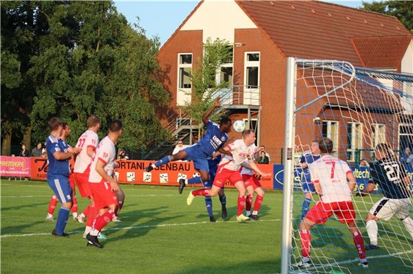 Süderneulander SV gegen SV Großefehn Halbfinale Ostfriesland-Cup 2024 24. Juli 2...