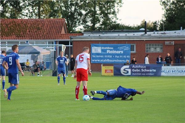 Süderneulander SV gegen SV Großefehn Halbfinale Ostfriesland-Cup 2024 24. Juli 2...