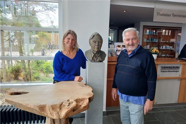 Thalasso-Koordinatorin Anja Raschke zusammen mit ihrem Vater, dem Thalasso-Experten Dr. Friedhart Raschke. Foto: jva