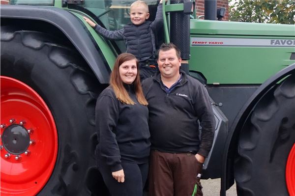 Umzug mit Maschinen, Team und Plänen Thilo Klaaßen mit seinem Sohn und seiner Lebensgefährtin Ines Janssen.