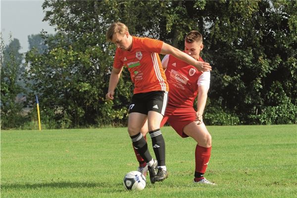 Torgefährlicher Allrounder bei Fortuna. Dominik Thiele (hier gegen SV Leybucht) traf beim 4:0-Heimsieg dreimal. Foto: Hinrich Saathoff