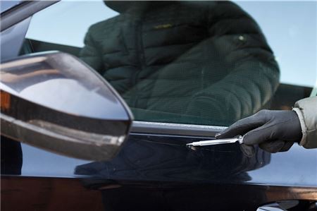 Unbekannte Täter haben in der Nacht zu Donnerstag in Norden zahlreiche Autos mutwillig beschädigt.