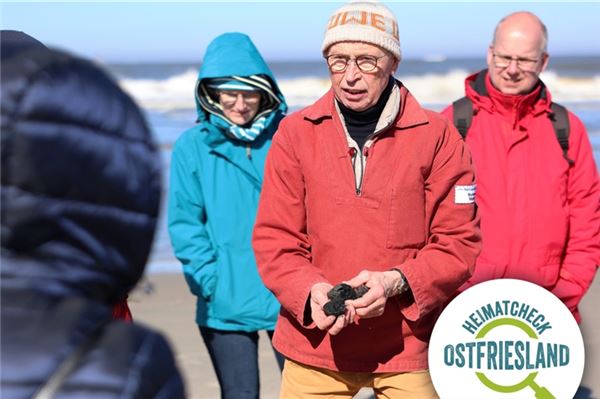 Einmal Langeoog, immer Langeoog Uwe Garrels bei einer seiner Watt- und Inselführungen. Foto: privat/Fischer