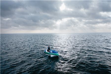Vier Millionen Paddelschläge sind es über den Atlantik. Das muss man, wie hier auf der Ostsee, trainieren. Fotos: zero emission